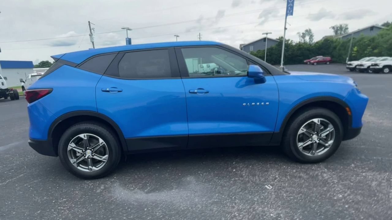 Used 2024 Chevrolet Blazer LT AWD/4WD image 9