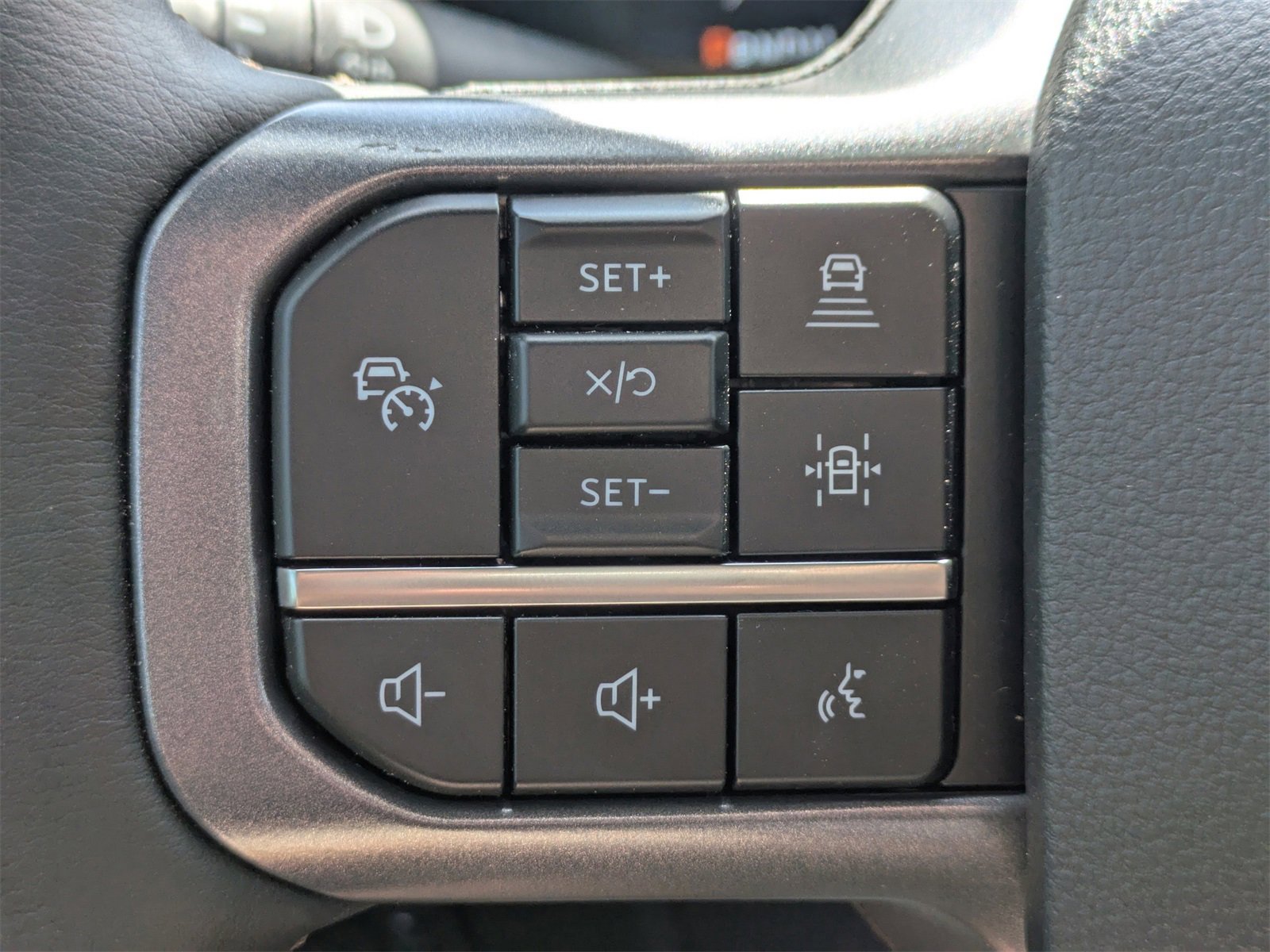 New 2025 Ford F150 Lariat w/ Equipment Group 502A High image 25