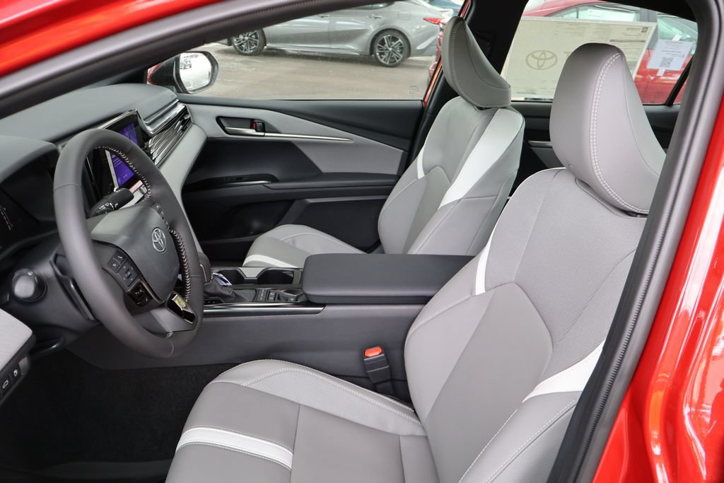 New 2026 Toyota Camry SE AWD/4WD image 6