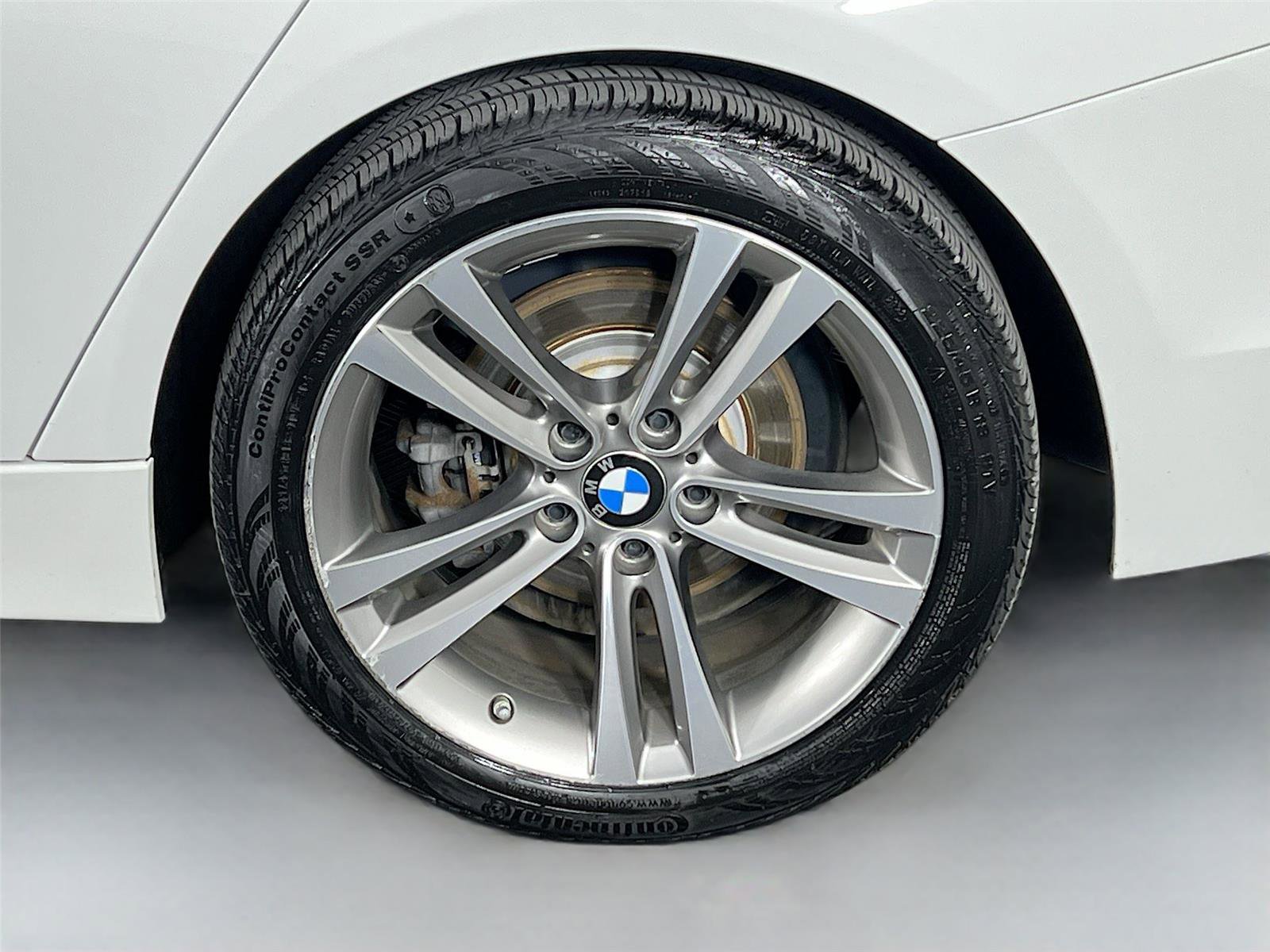 Used 2018 BMW 330i xDrive Sedan w/ Convenience Package image 32