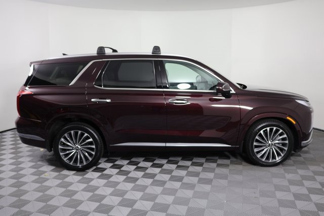 Used 2023 Hyundai Palisade Calligraphy image 9