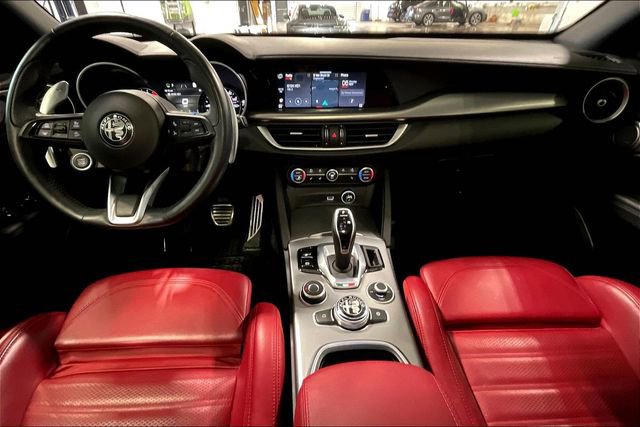 Used 2022 Alfa Romeo Stelvio Veloce image 15