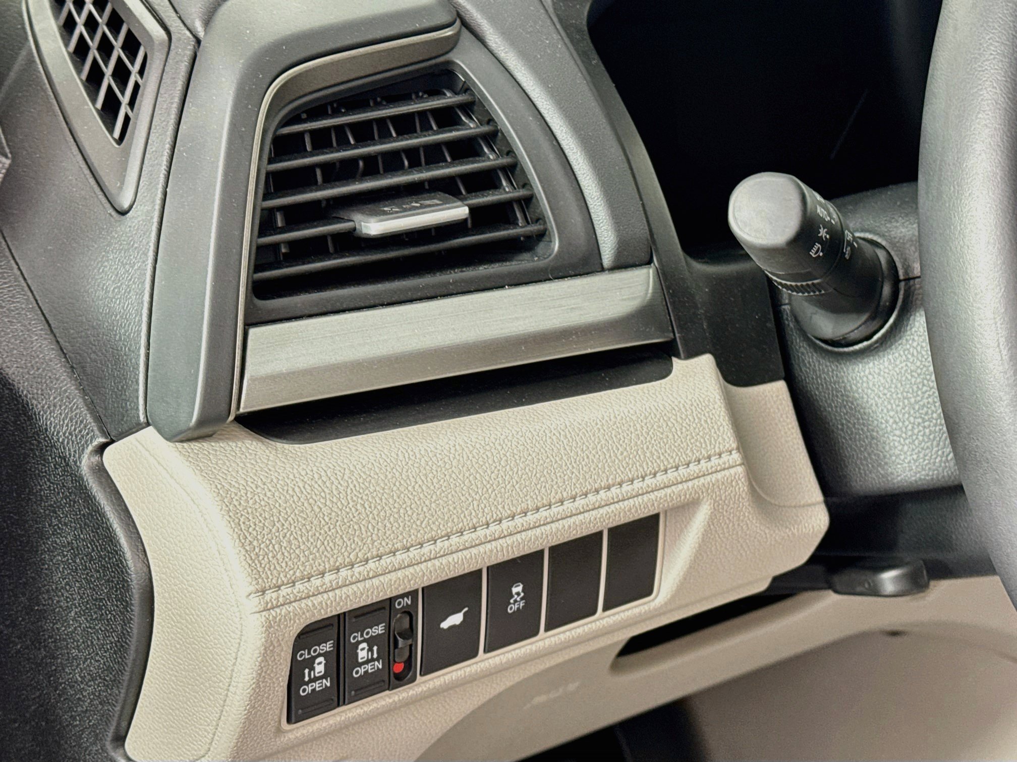 Certified 2025 Honda Odyssey EX-L image 10