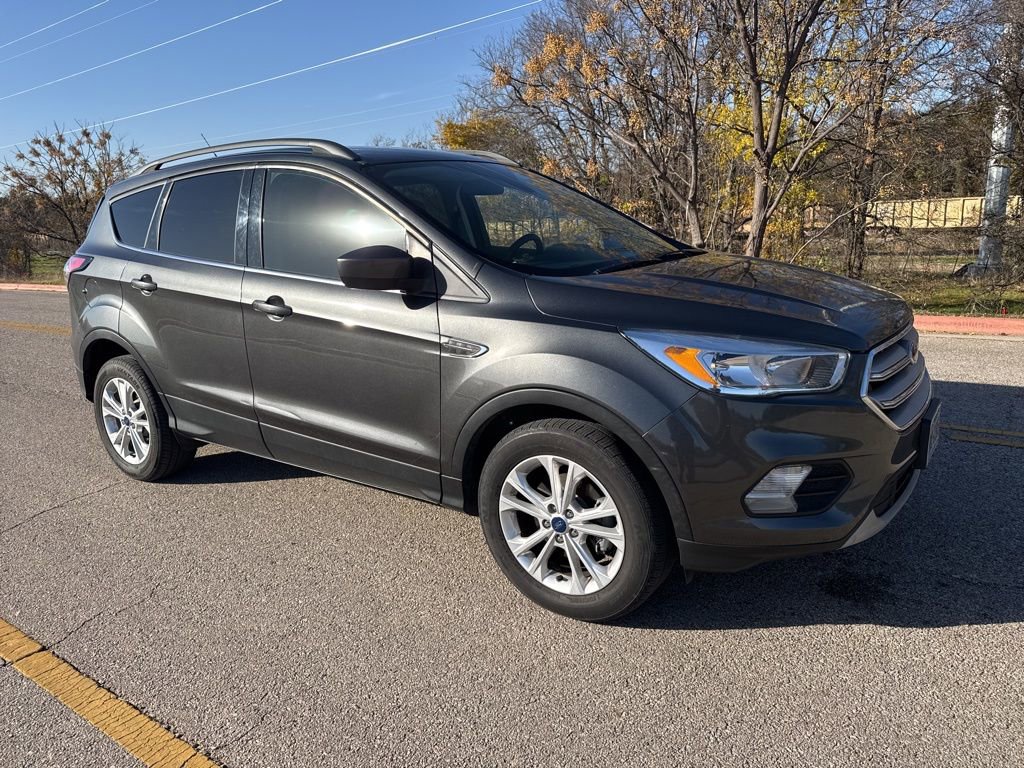 Used 2018 Ford Escape SE image 3