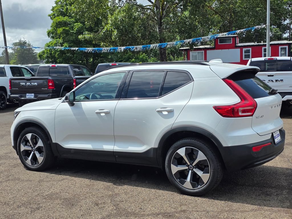 Used 2024 Volvo XC40 B5 Plus AWD/4WD image 32