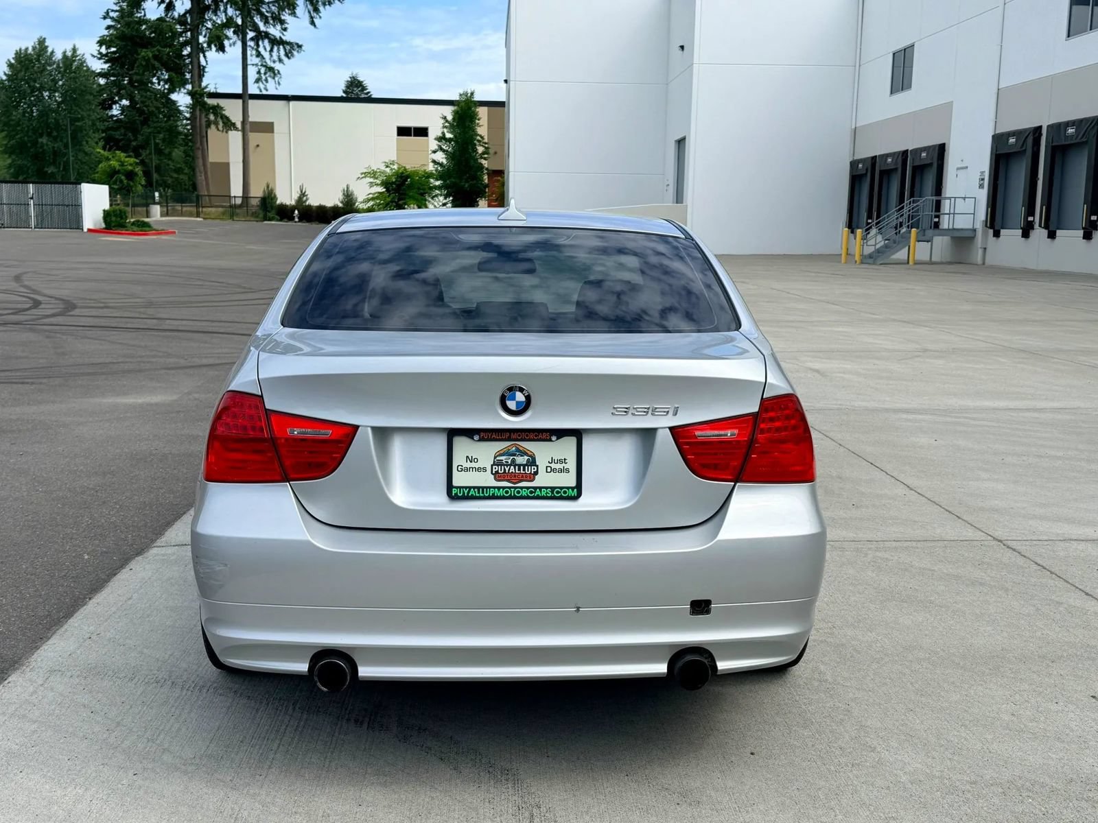Used 2010 BMW 335i Sedan RWD image 4