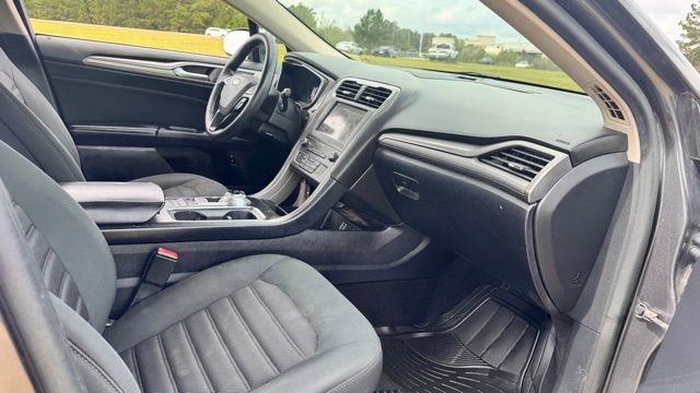 Used 2019 Ford Fusion SE image 14