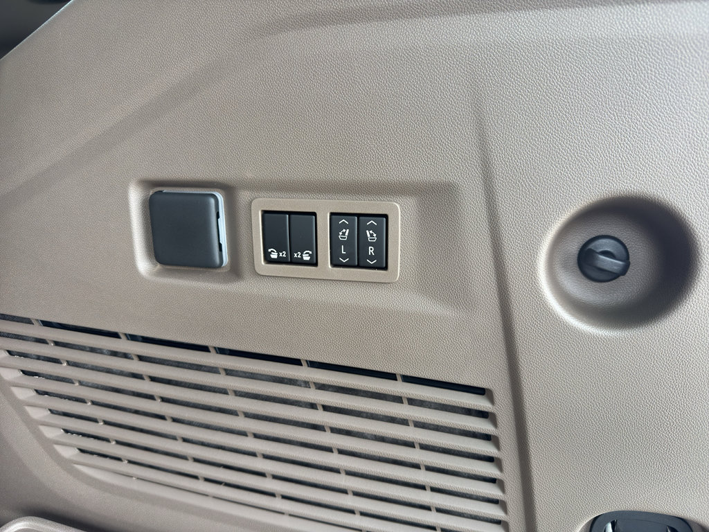 New 2026 GMC Yukon Denali image 12