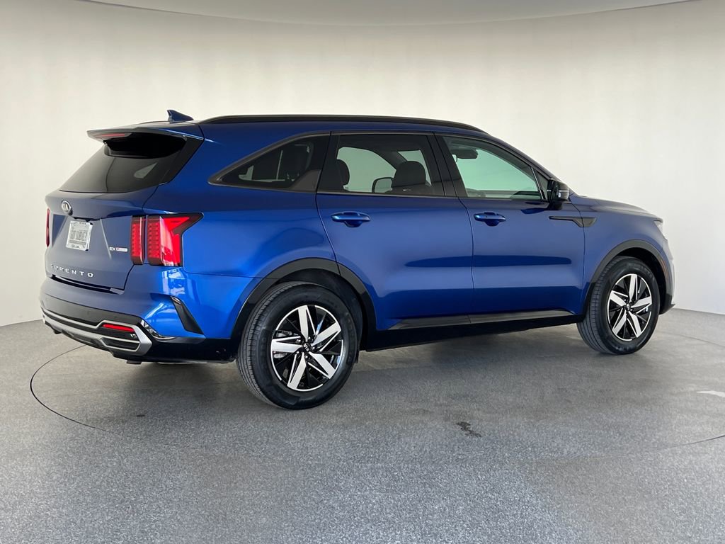 Used 2021 Kia Sorento EX w/ Panoramic Sunroof Package image 3