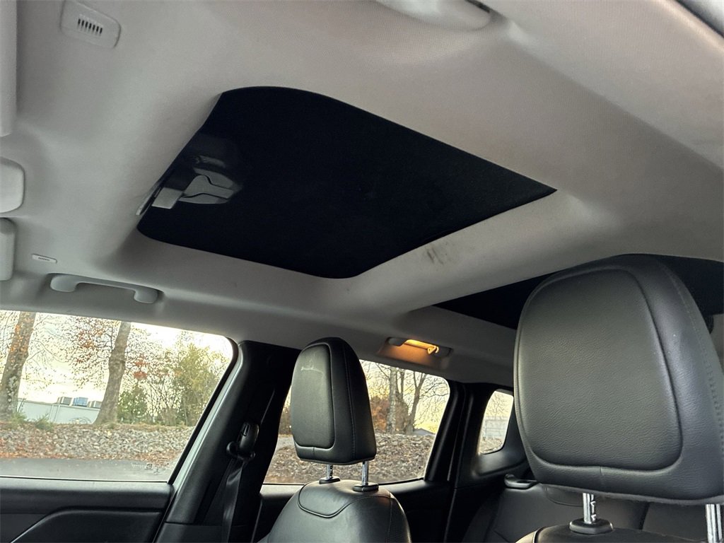 Used 2020 Jeep Renegade Limited image 19