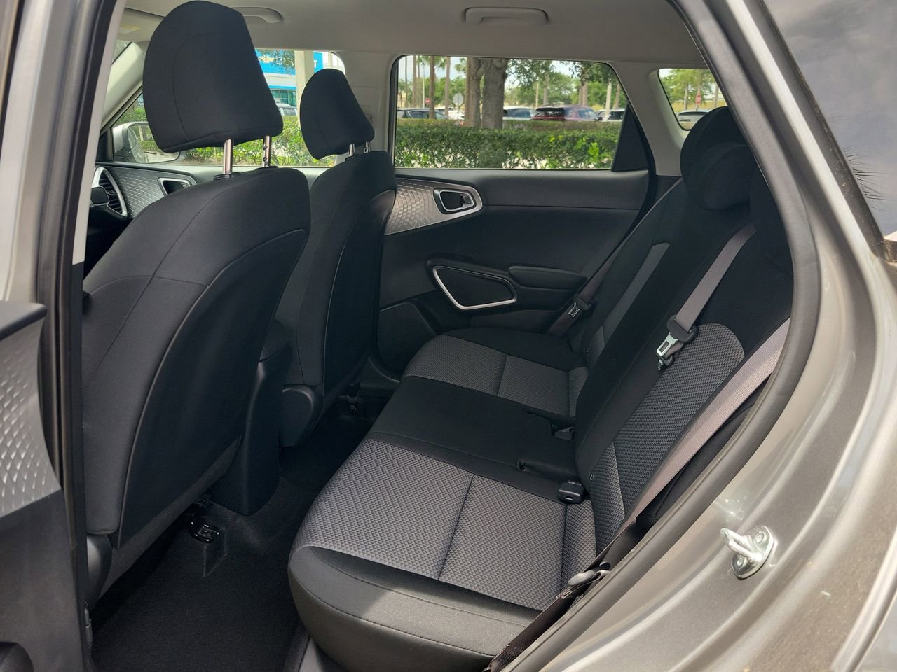 Used 2025 Kia Soul LX w/ LX Technology Package FWD image 9
