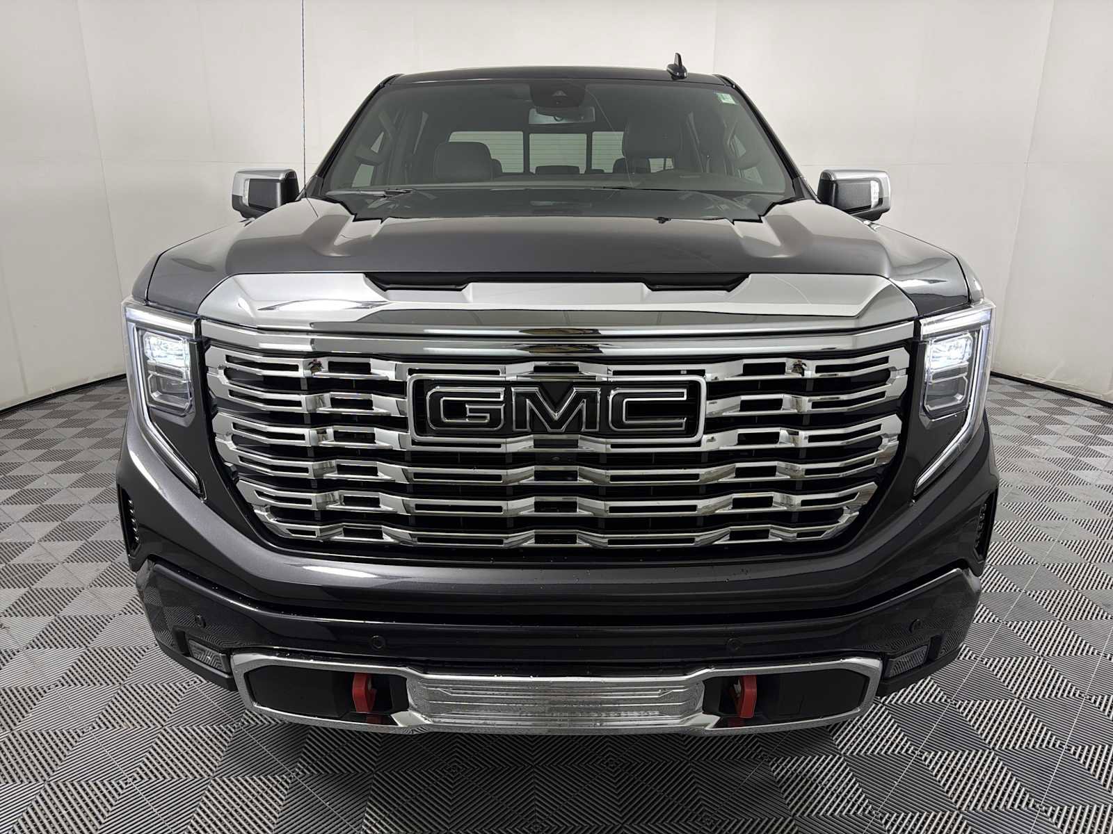 Used 2022 GMC Sierra 1500 Denali AWD/4WD image 2