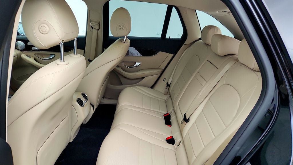 Used 2018 Mercedes-Benz GLC 300 4MATIC image 20
