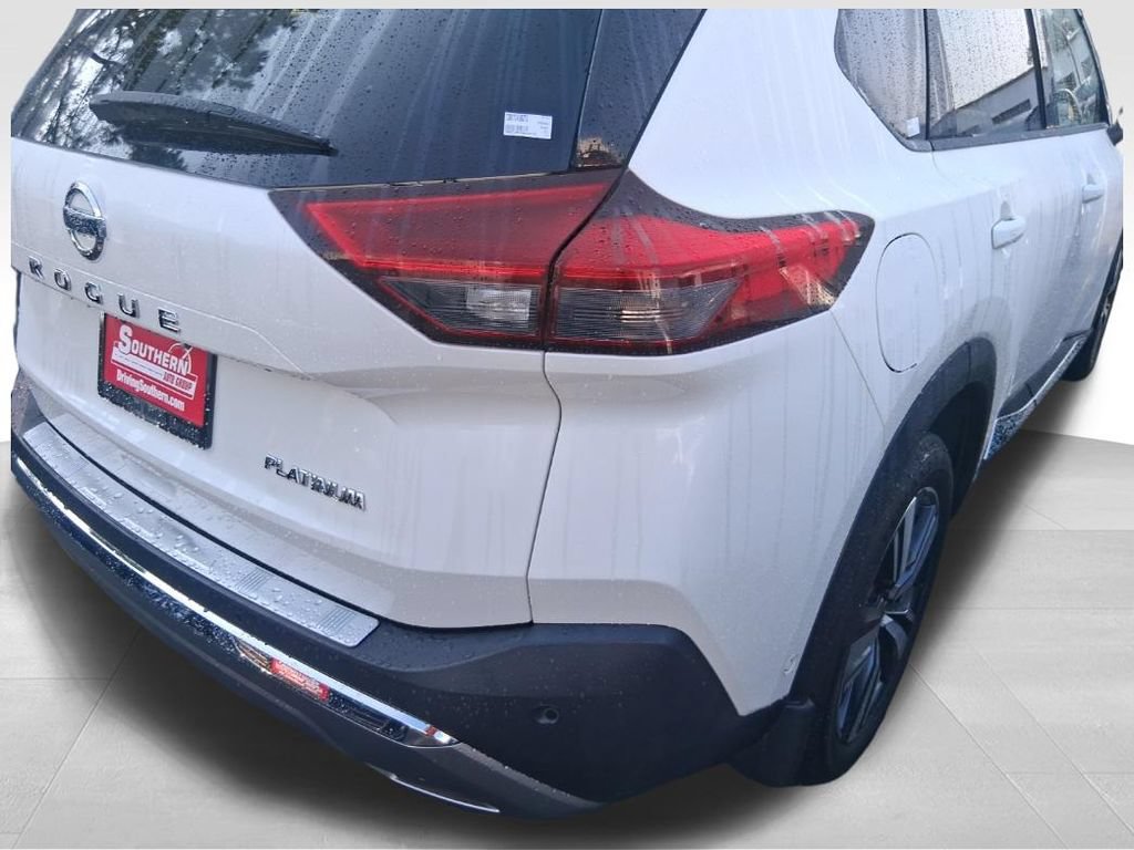 Used 2021 Nissan Rogue Platinum FWD image 11