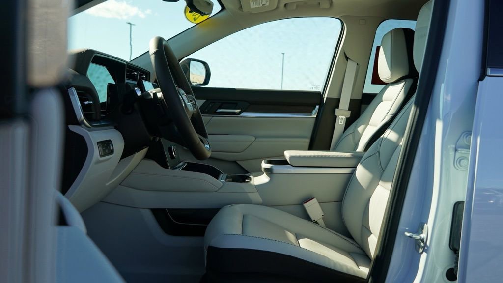 Used 2026 GMC Terrain Denali image 12