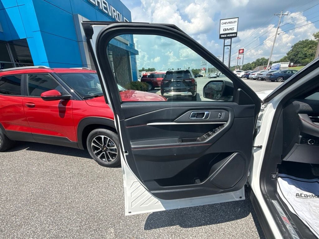 Used 2025 Ford Explorer ST-Line AWD/4WD image 20