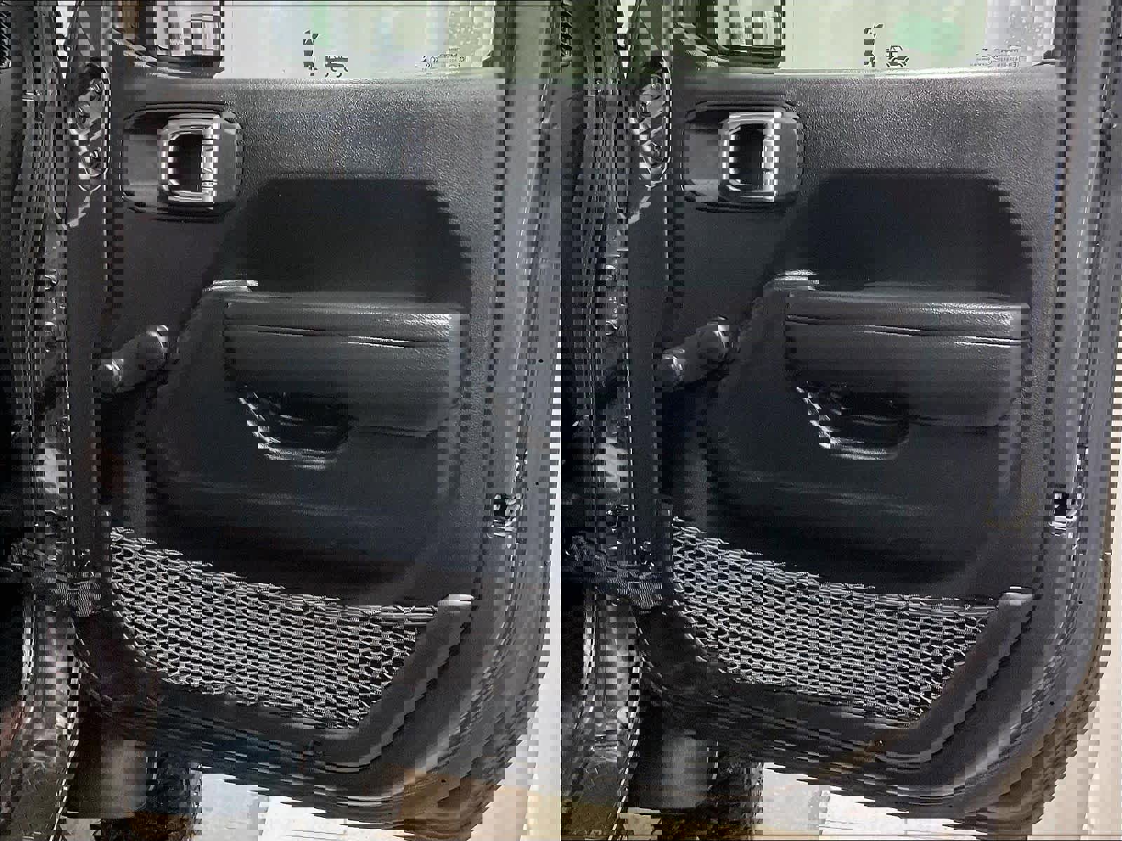 Used 2022 Jeep Wrangler Sport image 12