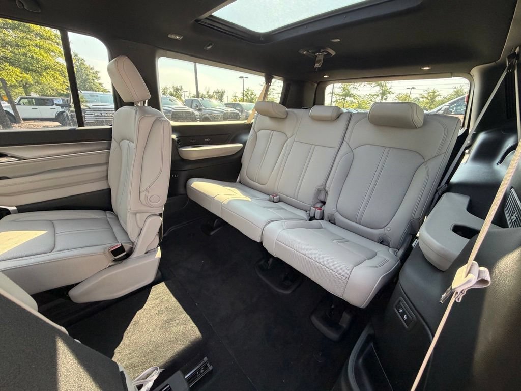 New 2026 Jeep Grand Wagoneer L Limited w/ Premium Group II AWD/4WD image 12