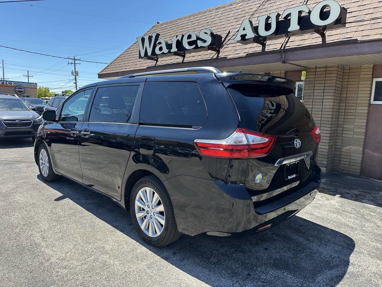 Used 2017 Toyota Sienna Limited Premium AWD/4WD image 17