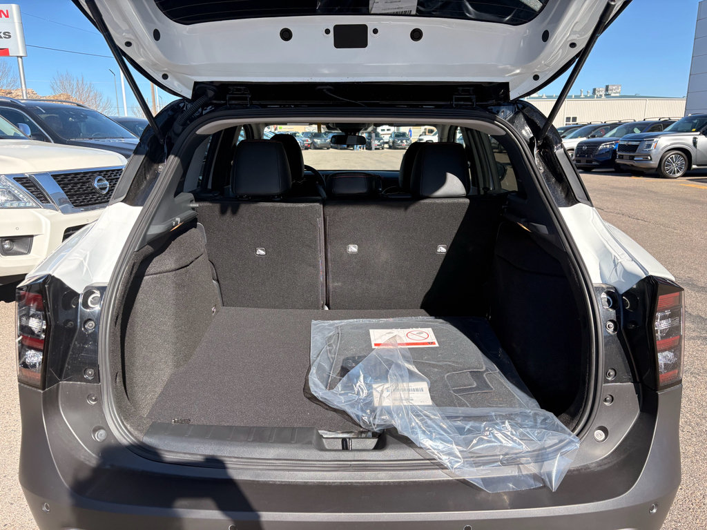New 2026 Nissan Kicks SR w/ Cold Weather Package AWD/4WD image 11