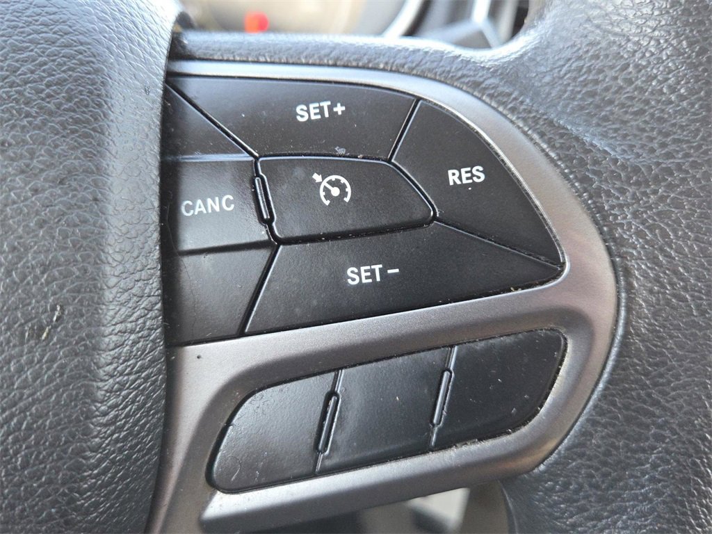 Used 2019 Jeep Cherokee Latitude w/ Popular Appearance Group image 4