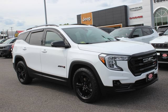 Used 2024 GMC Terrain AT4 w/ Infotainment Package II AWD/4WD image 1