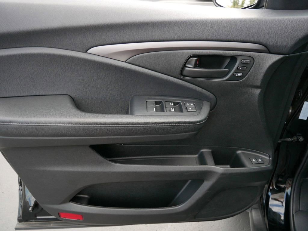 Used 2024 Honda Passport EX-L image 10