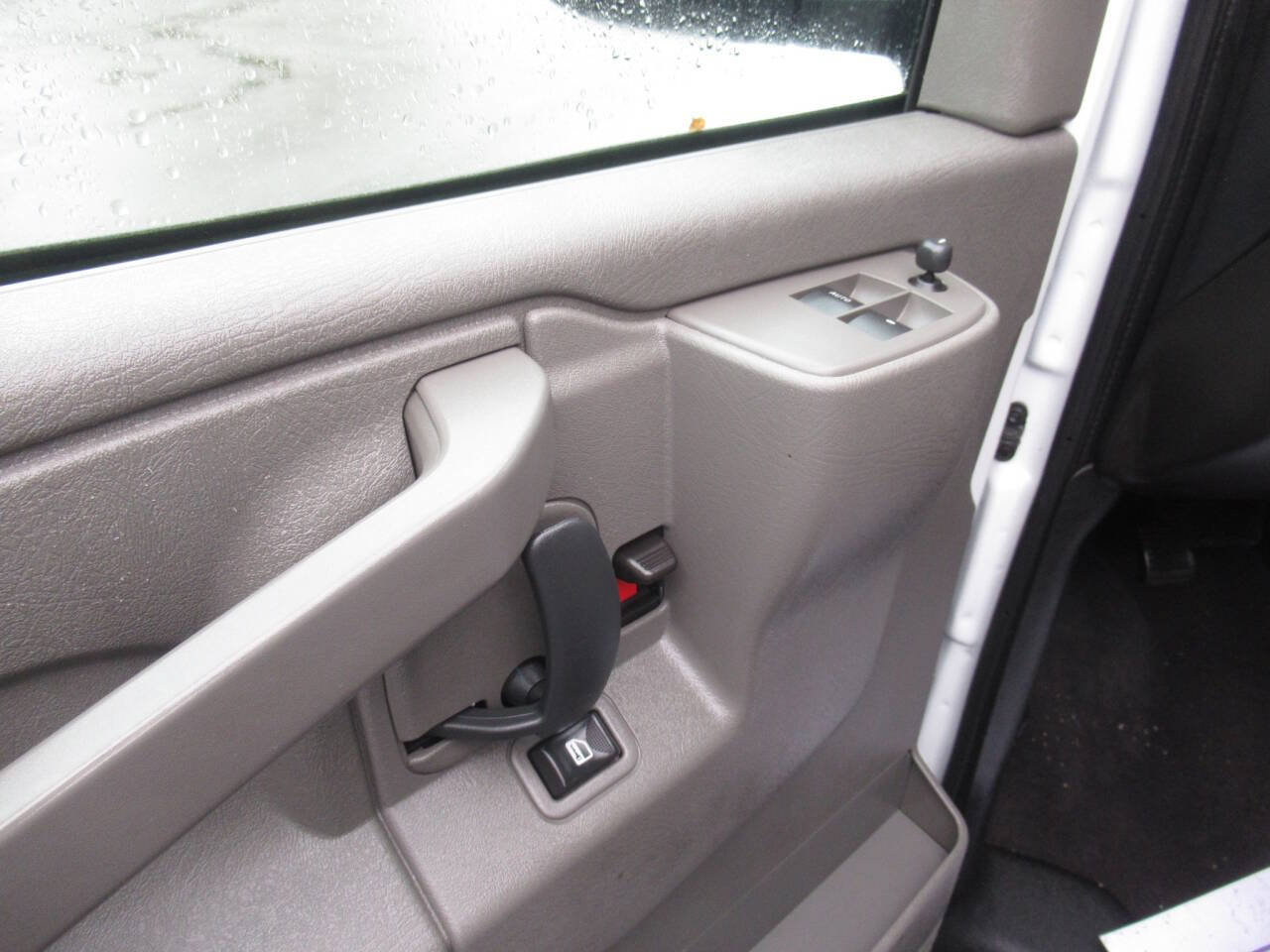Used 2025 Chevrolet Express 3500 LT w/ LT Preferred Equipment Group RWD image 18