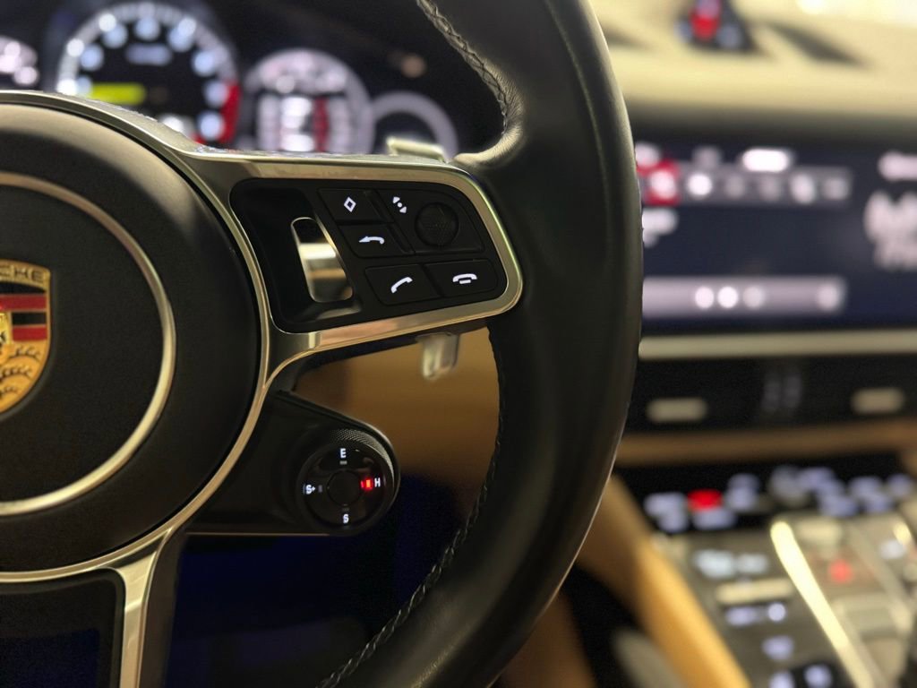 Certified 2023 Porsche Cayenne Platinum Edition image 20