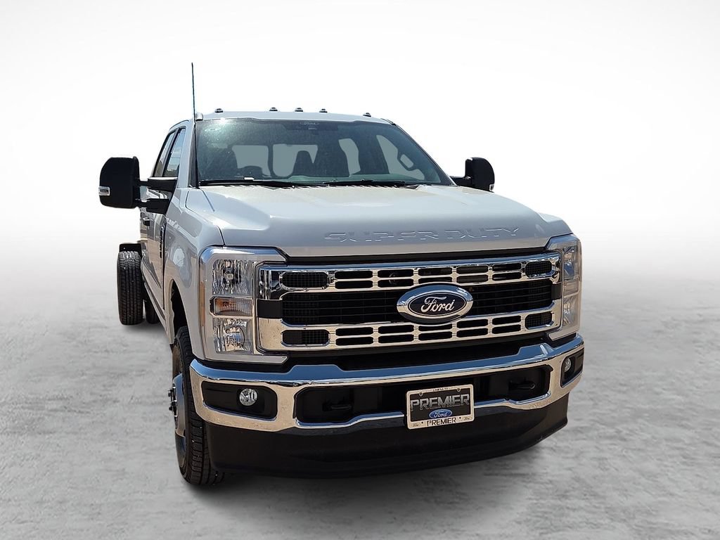 New 2026 Ford F350 XL w/ XL Chrome Package AWD/4WD image 2