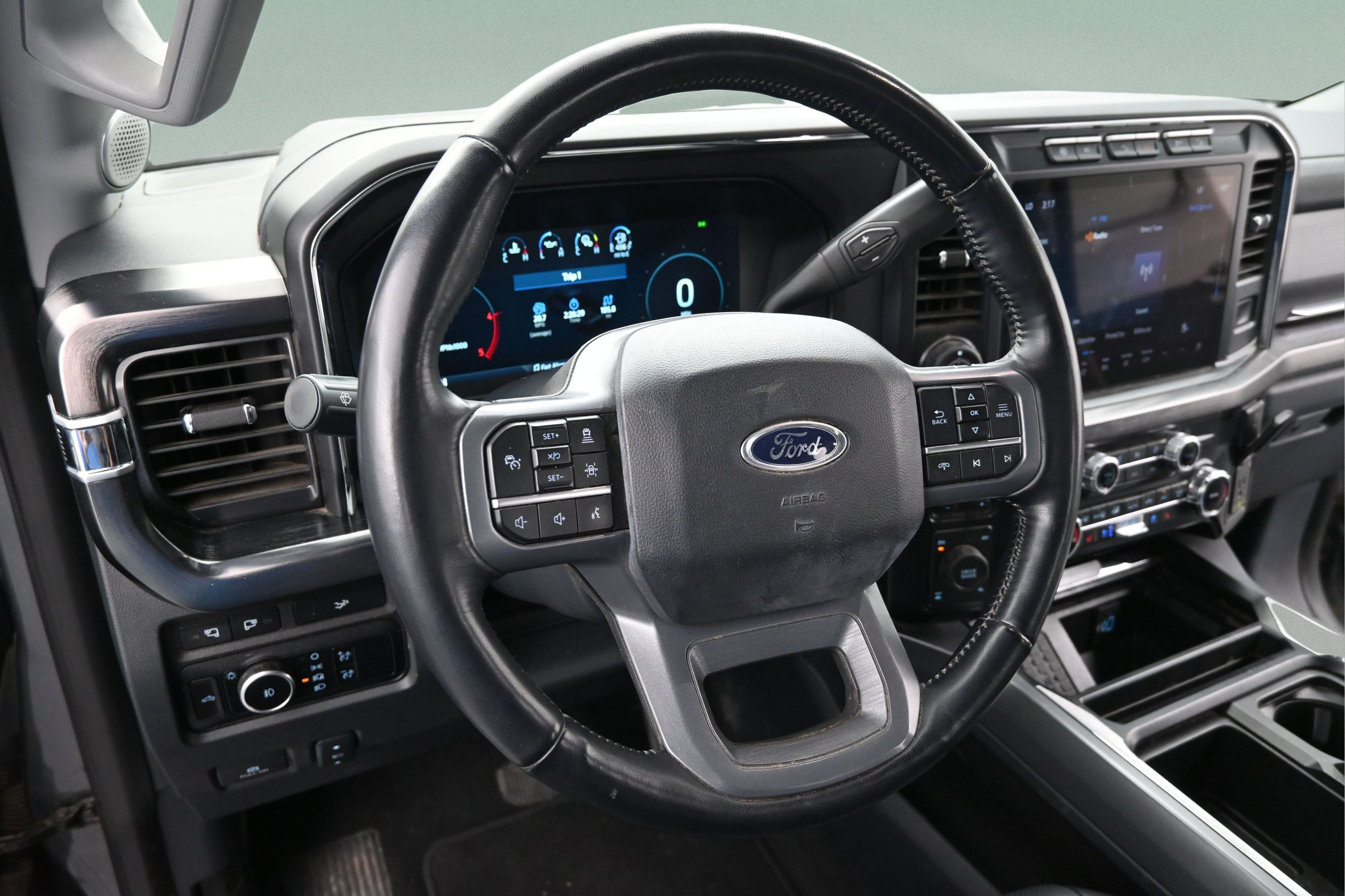 Used 2024 Ford F250 Lariat w/ Lariat Ultimate Package AWD/4WD image 13