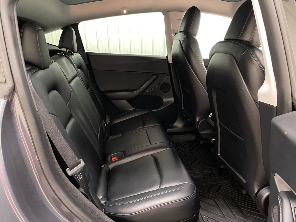 Used 2023 Tesla Model Y Long Range image 36