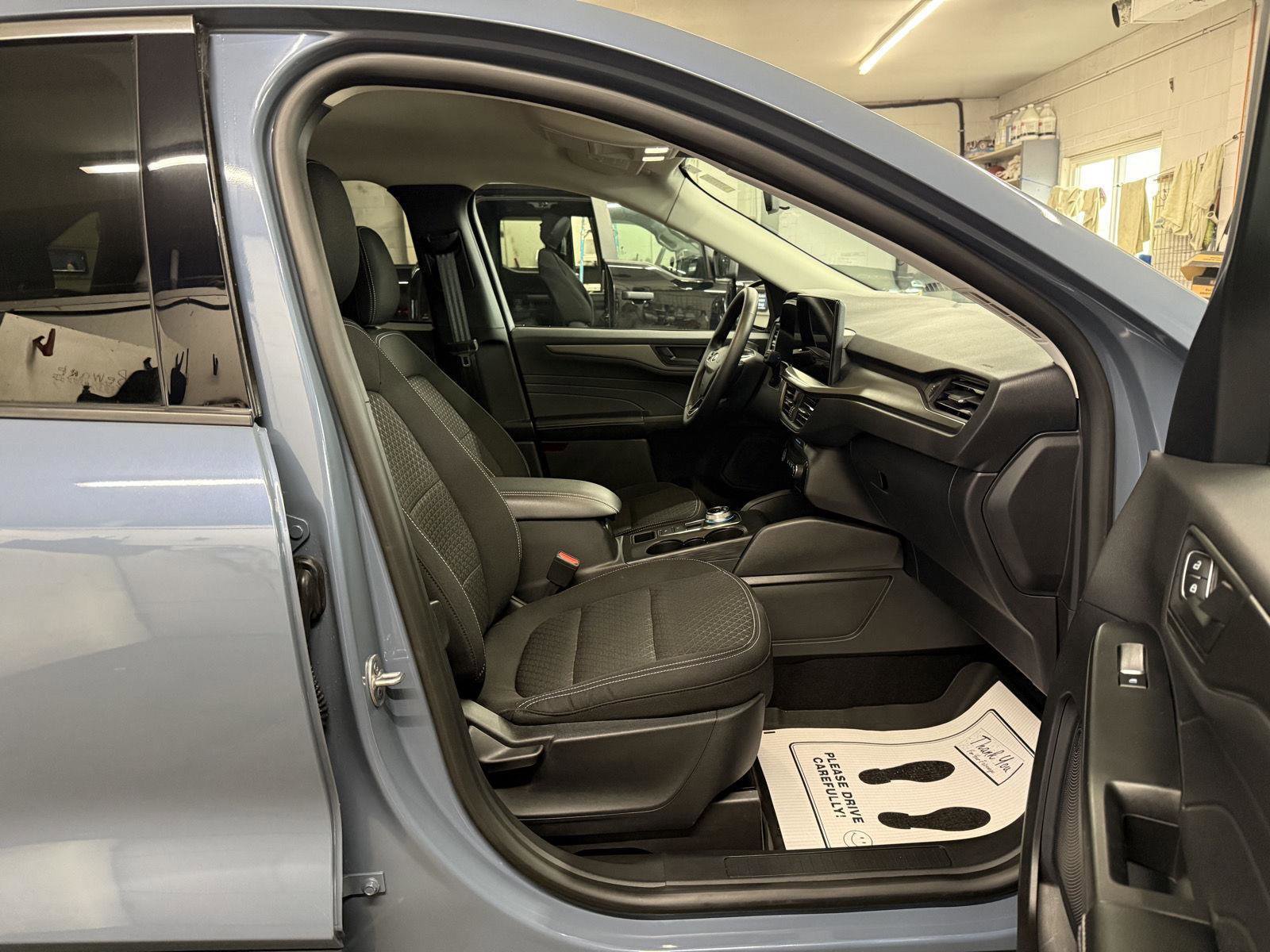 Used 2024 Ford Escape Active w/ Tech Pack #1 AWD/4WD image 31