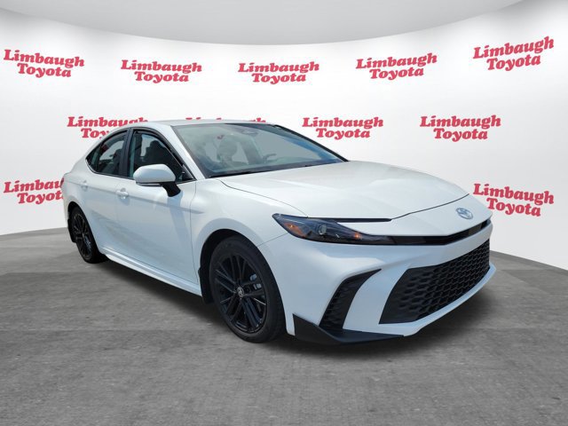 Used 2025 Toyota Camry SE image 16