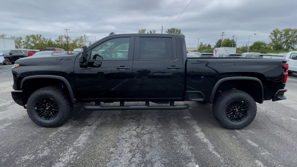 New 2026 Chevrolet Silverado 2500 ZR2 w/ LPO, Dark Essentials Package AWD/4WD image 7