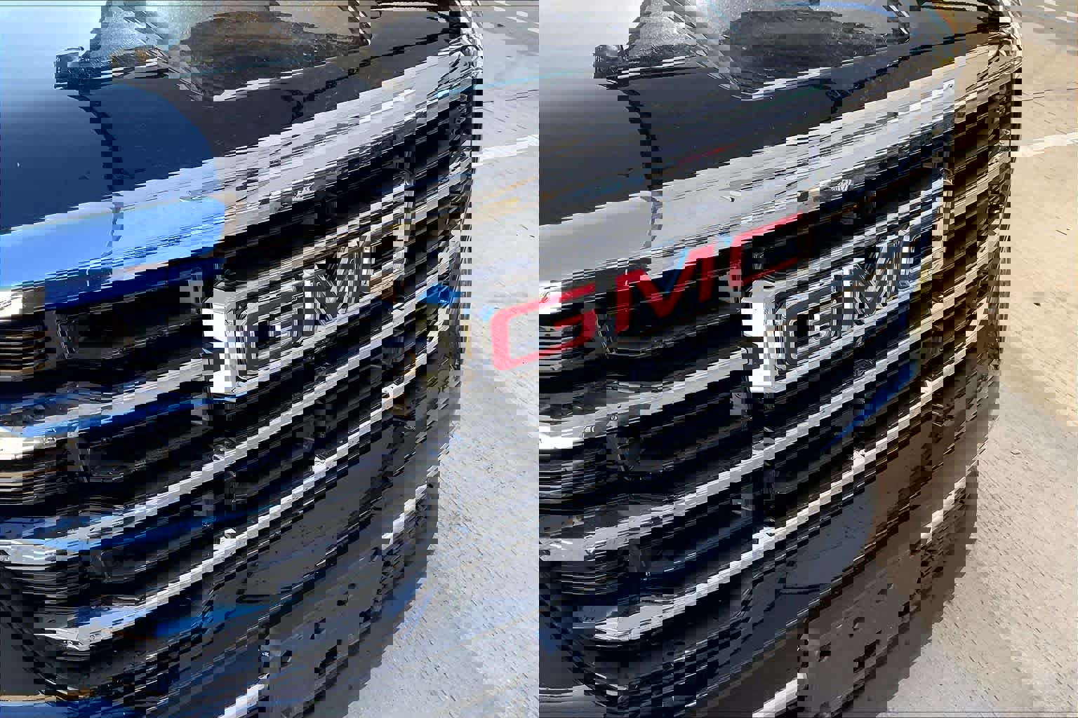 Used 2025 GMC Acadia Elevation image 27