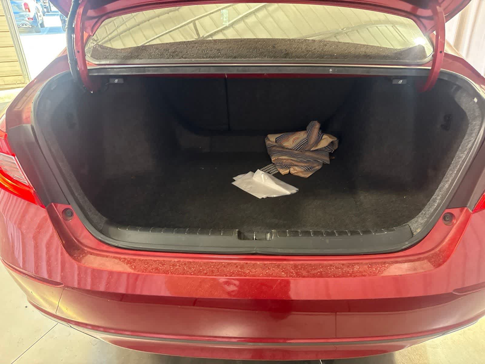 Used 2018 Honda Accord EX-L image 13