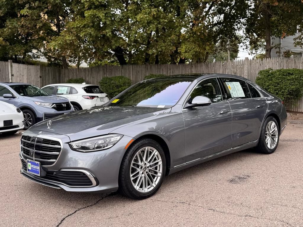 Used 2022 Mercedes-Benz S 580 4MATIC Sedan image 2
