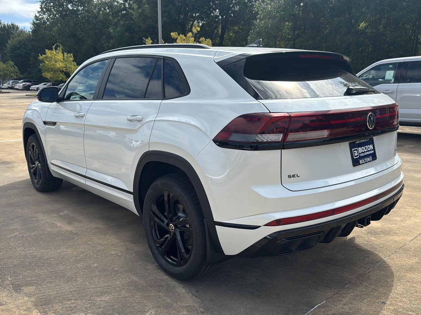 New 2026 Volkswagen Atlas Cross Sport SEL R-Line image 7