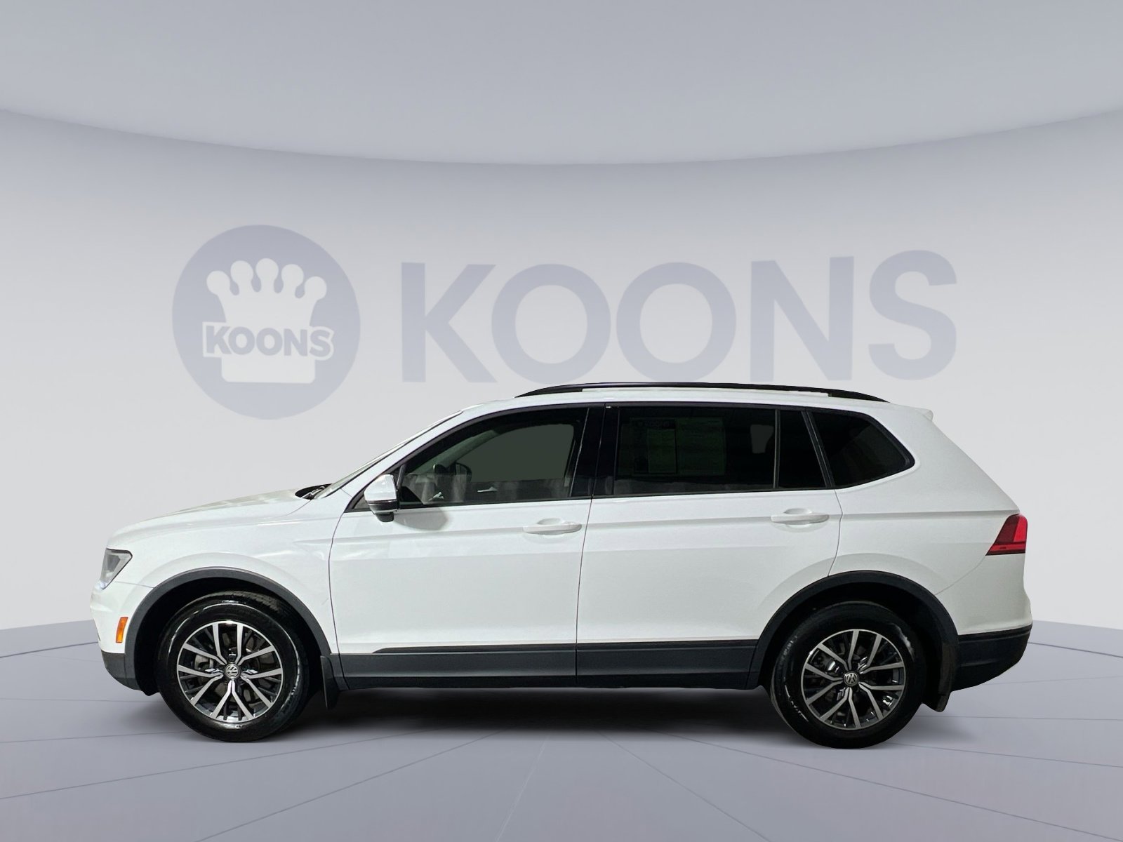 Used 2021 Volkswagen Tiguan S image 2
