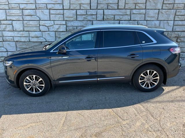 Used 2023 Lincoln Nautilus FWD w/ Premium Package image 3