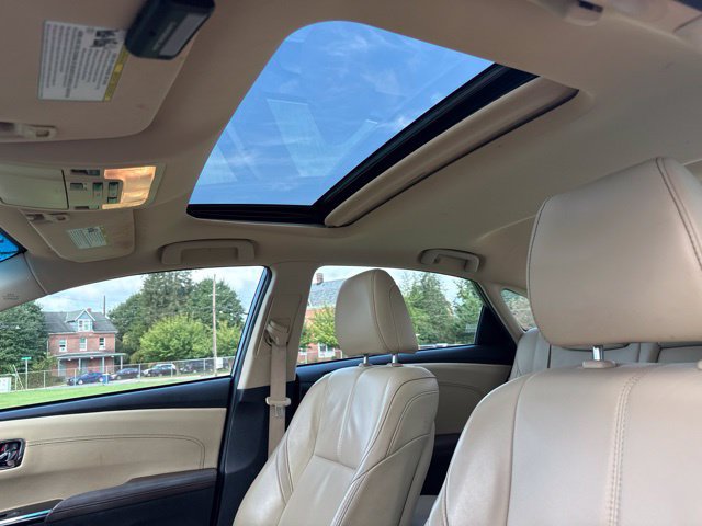 Used 2017 Toyota Avalon Limited w/ Carpet Mat Package FWD image 13