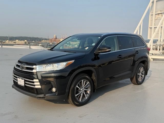 Used 2018 Toyota Highlander XLE AWD/4WD image 7
