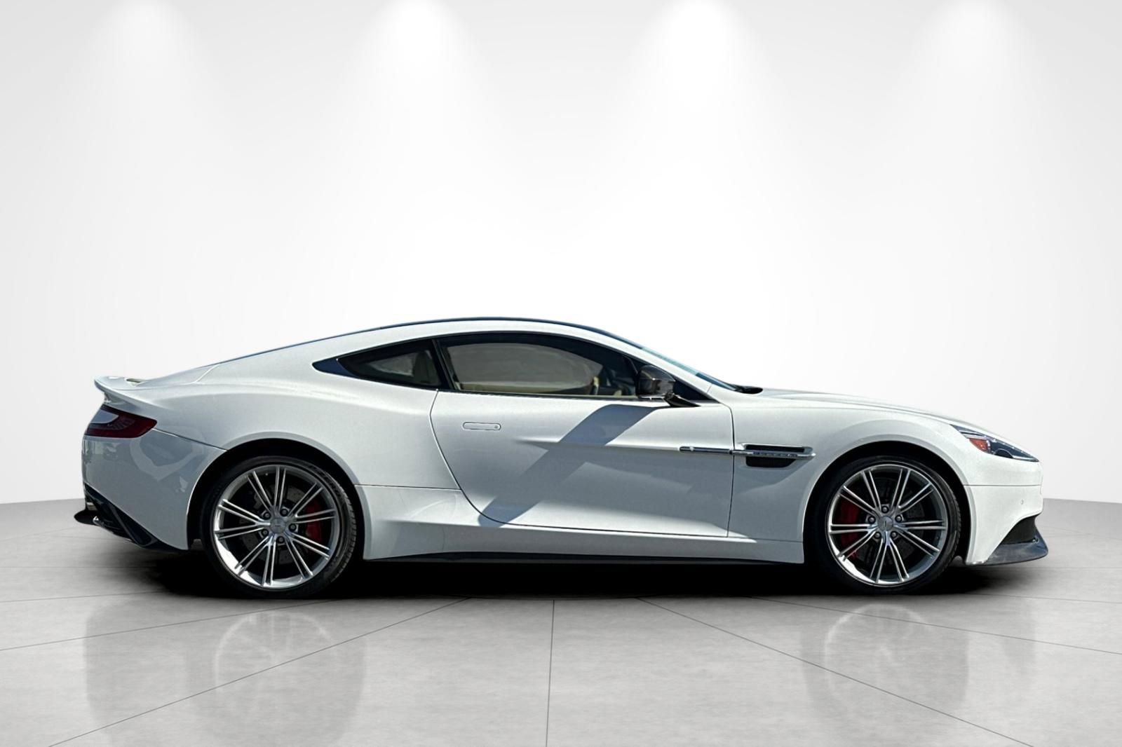 Used 2014 Aston Martin Vanquish Coupe image 7