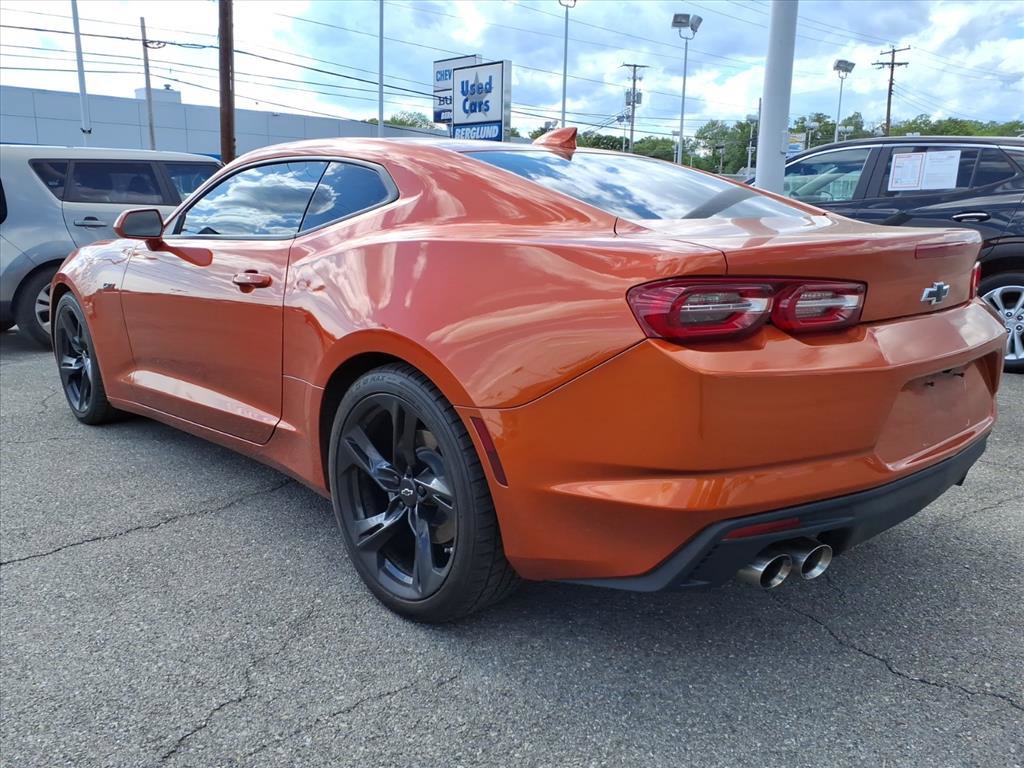 Used 2022 Chevrolet Camaro LT RWD image 4