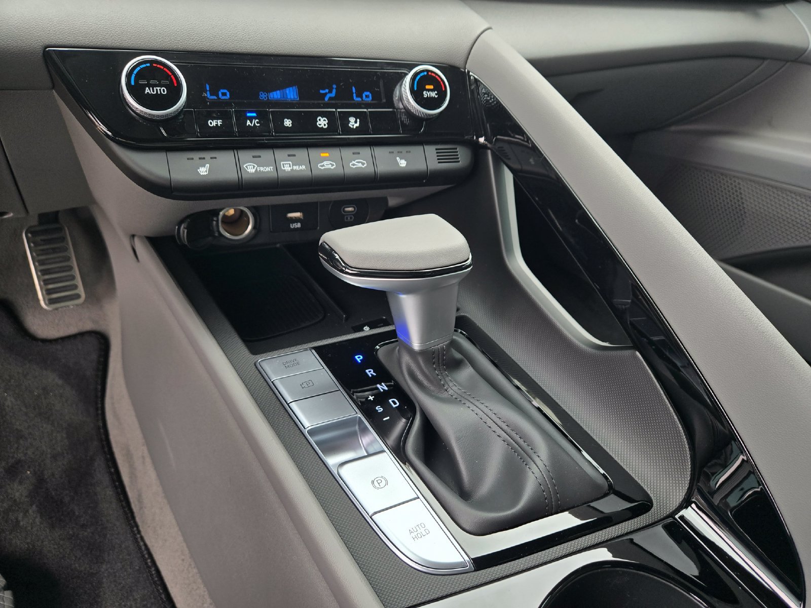 New 2026 Hyundai Elantra SEL Sport Premium FWD image 13