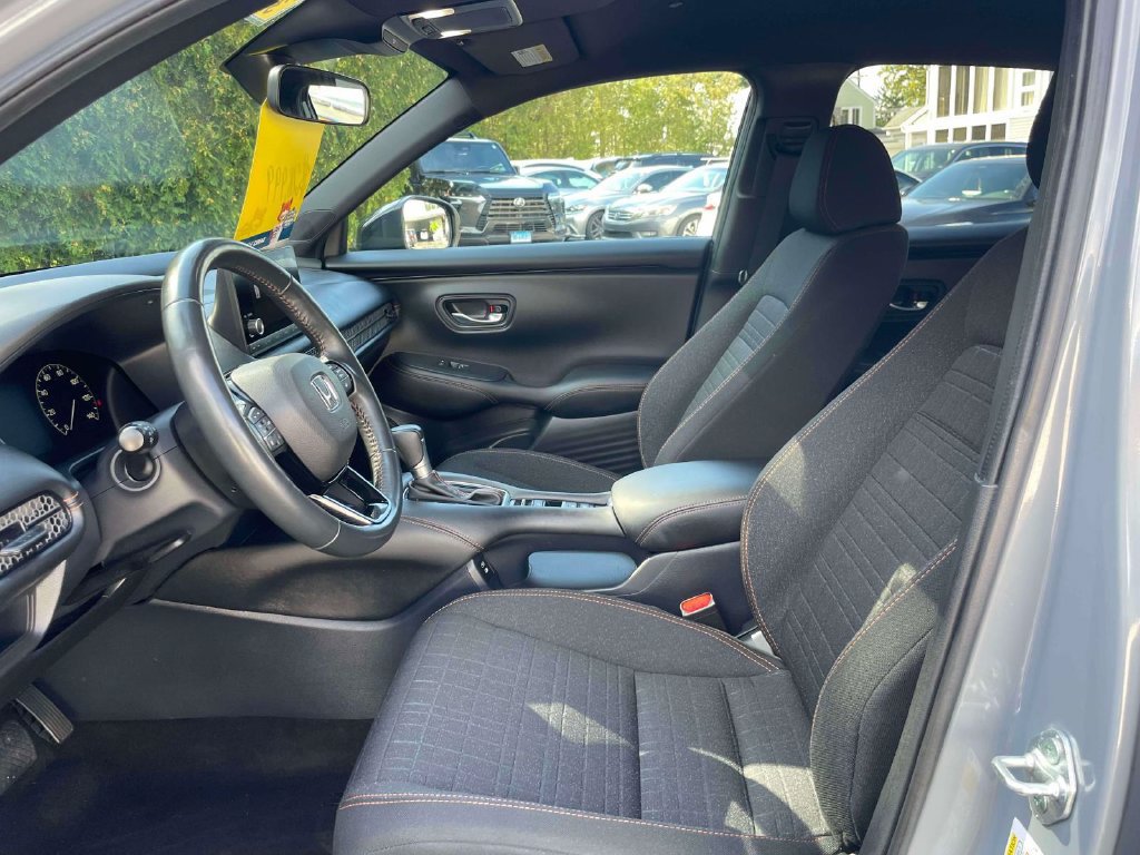 Certified 2025 Honda HR-V Sport image 15