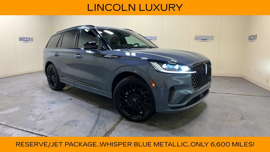 Used 2025 Lincoln Aviator Reserve w/ Equipment Group 201A AWD/4WD image 1