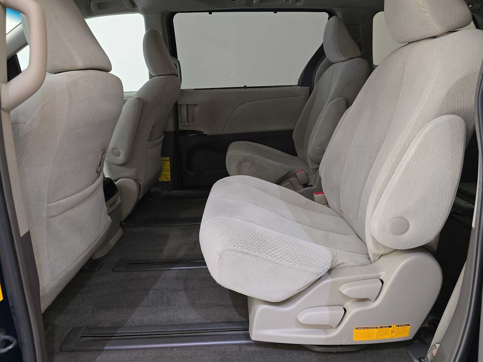 Used 2011 Toyota Sienna LE w/ Towing Pkg AWD/4WD image 23