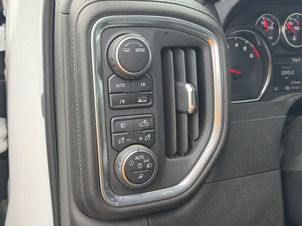 Used 2022 Chevrolet Silverado 1500 RST w/ Redline Edition AWD/4WD image 19